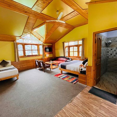 Hotel Hollywood Manali - Scenic River & Mountain View With Premium Rooms Bagian luar foto