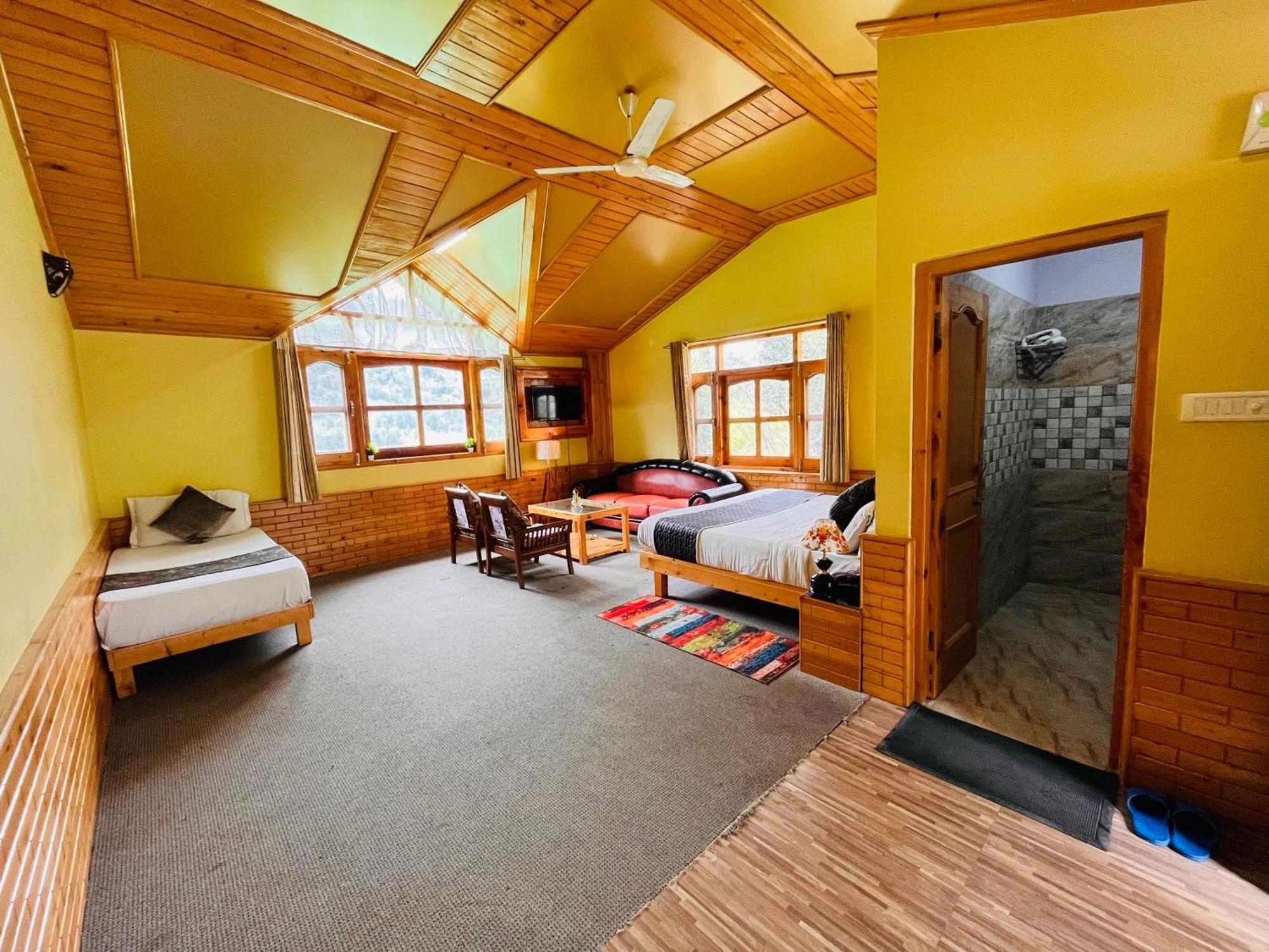 Hotel Hollywood Manali - Scenic River & Mountain View With Premium Rooms Bagian luar foto