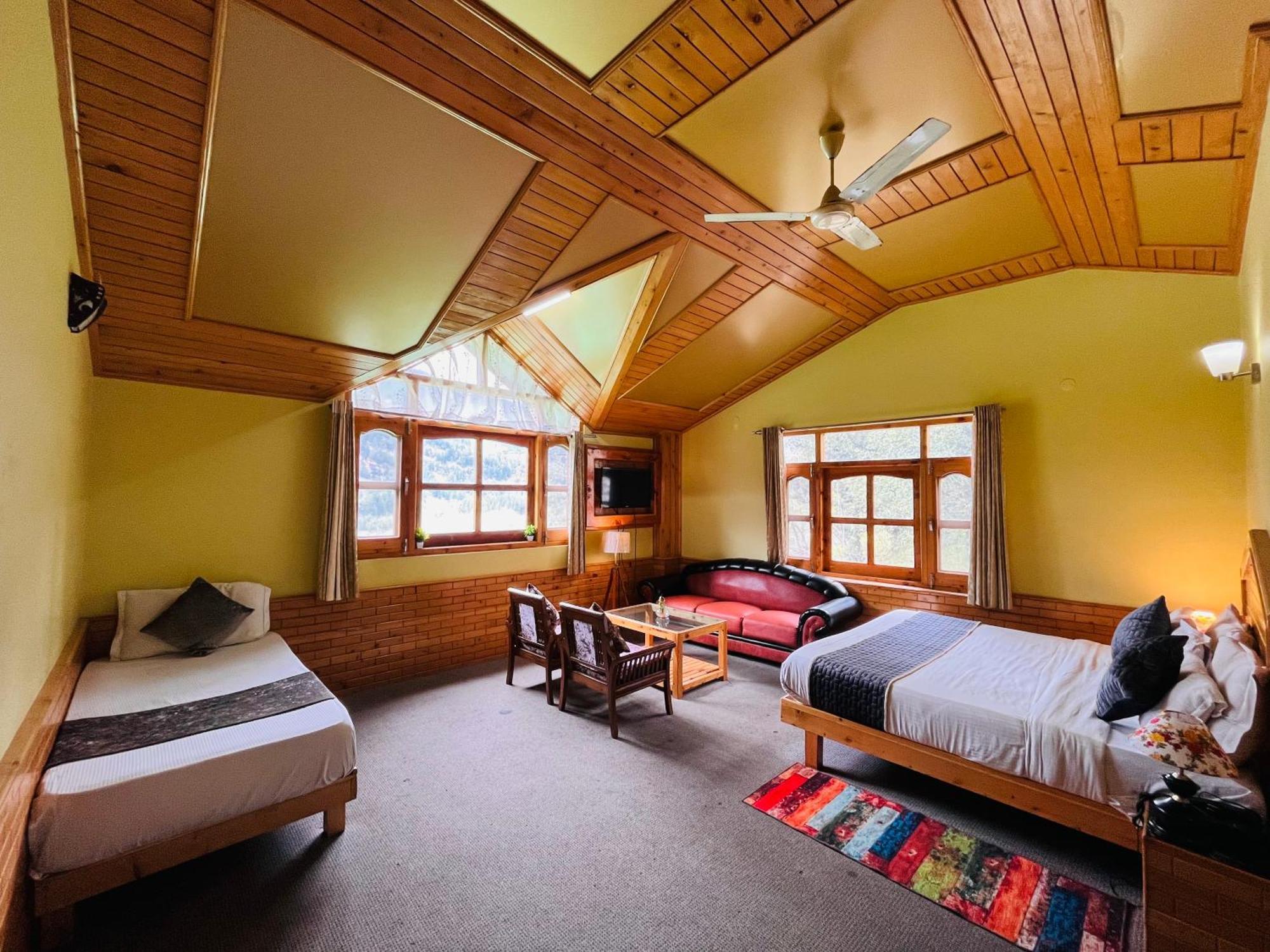 Hotel Hollywood Manali - Scenic River & Mountain View With Premium Rooms Bagian luar foto