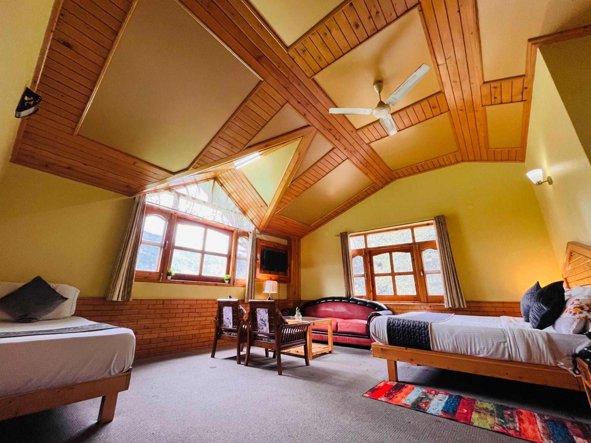 Hotel Hollywood Manali - Scenic River & Mountain View With Premium Rooms Bagian luar foto