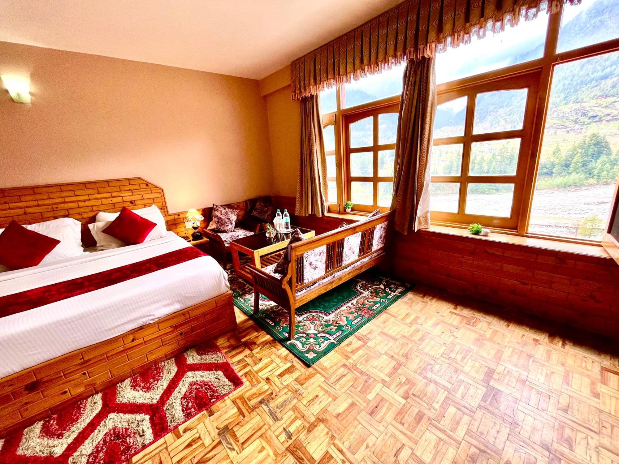 Hotel Hollywood Manali - Scenic River & Mountain View With Premium Rooms Bagian luar foto