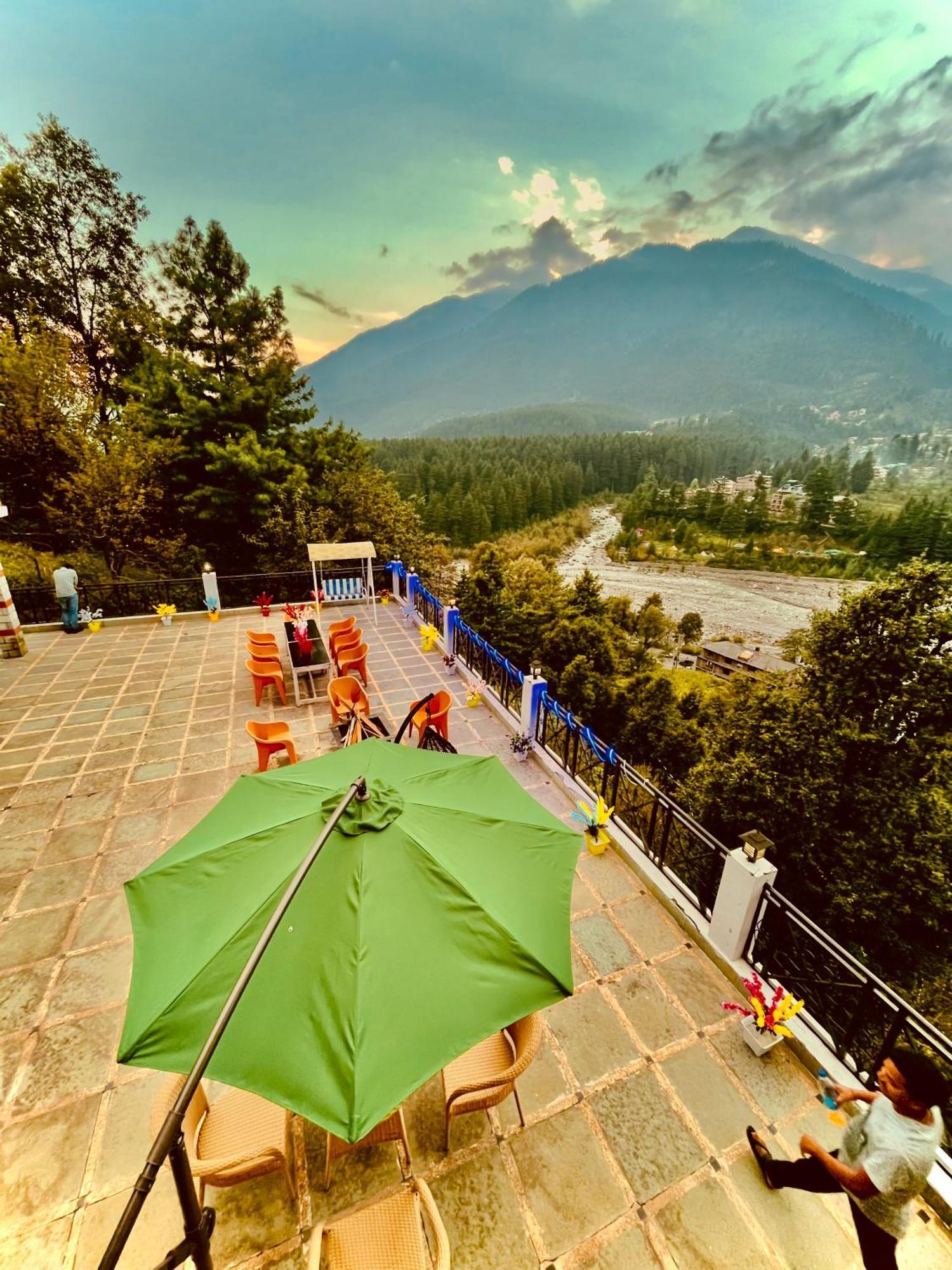 Hotel Hollywood Manali - Scenic River & Mountain View With Premium Rooms Bagian luar foto