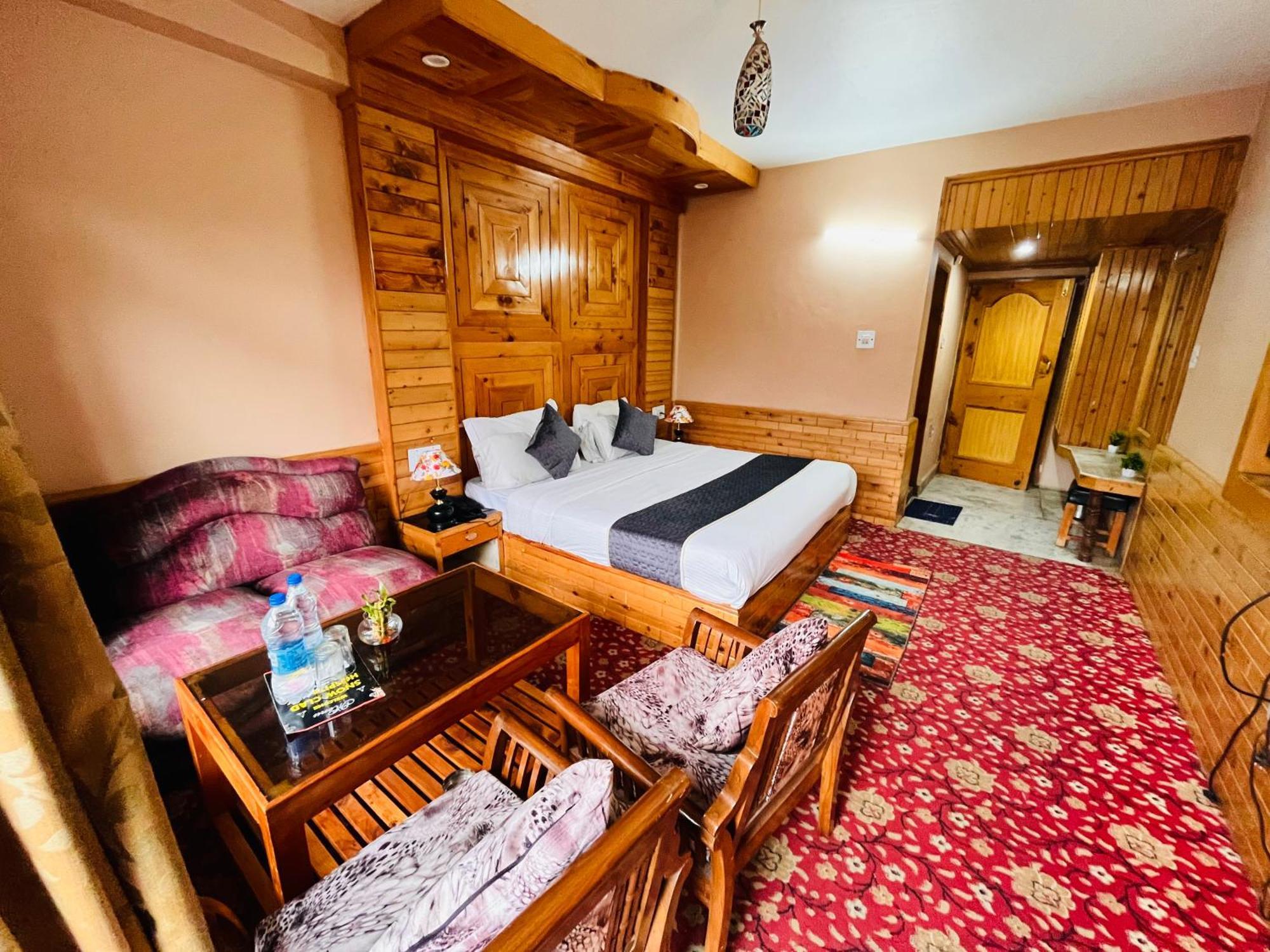 Hotel Hollywood Manali - Scenic River & Mountain View With Premium Rooms Bagian luar foto
