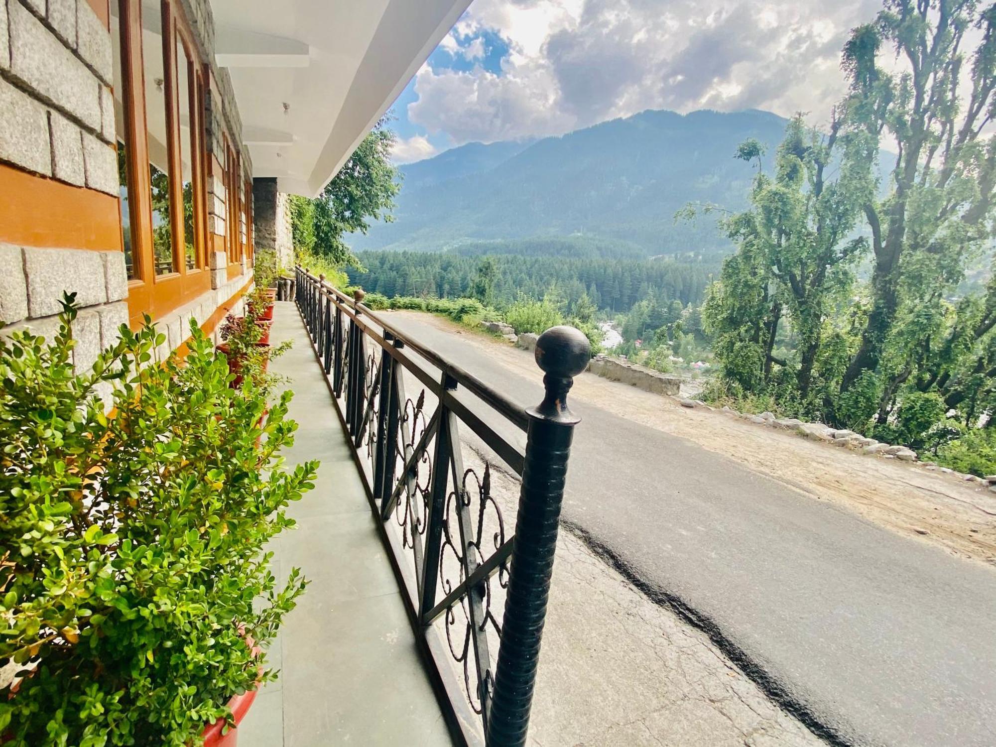 Hotel Hollywood Manali - Scenic River & Mountain View With Premium Rooms Bagian luar foto