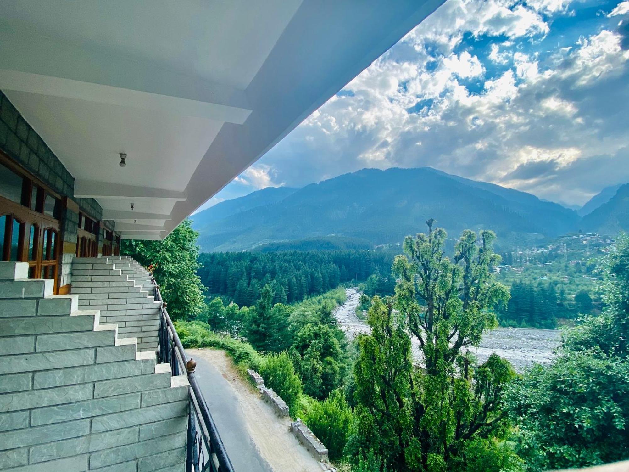 Hotel Hollywood Manali - Scenic River & Mountain View With Premium Rooms Bagian luar foto