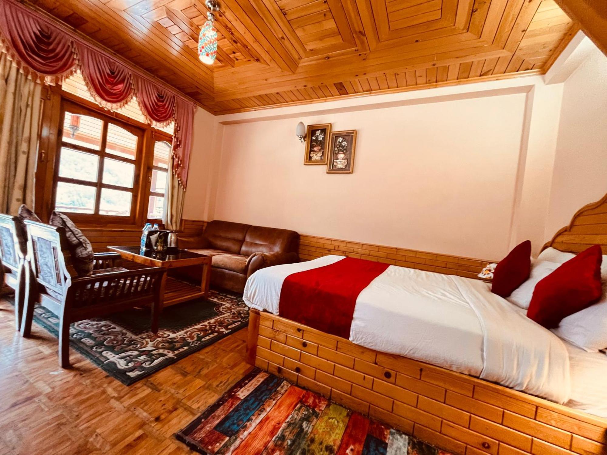 Hotel Hollywood Manali - Scenic River & Mountain View With Premium Rooms Bagian luar foto